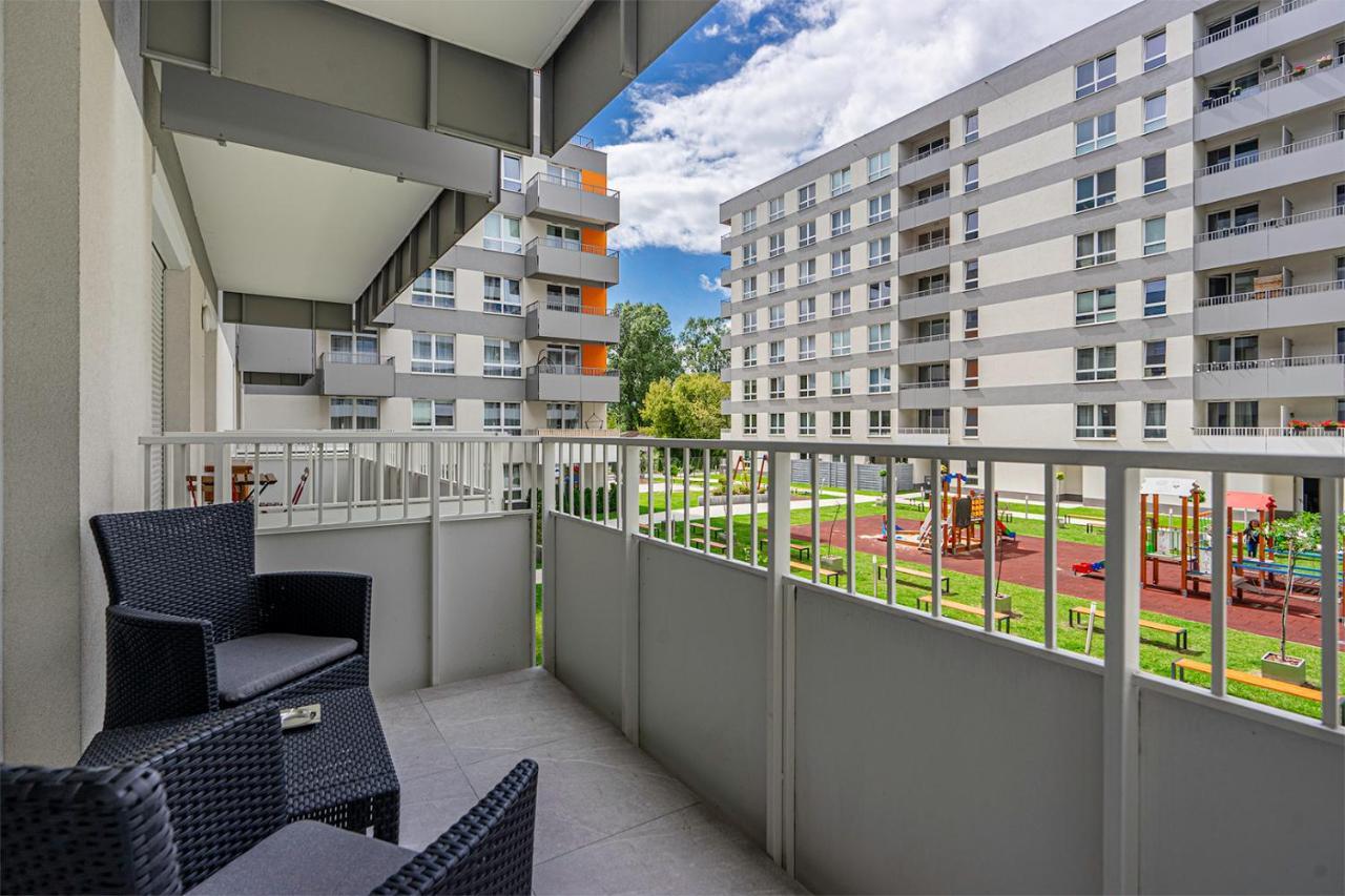 Lotnisko Chopina Modern Apartment Warschau Exterior foto